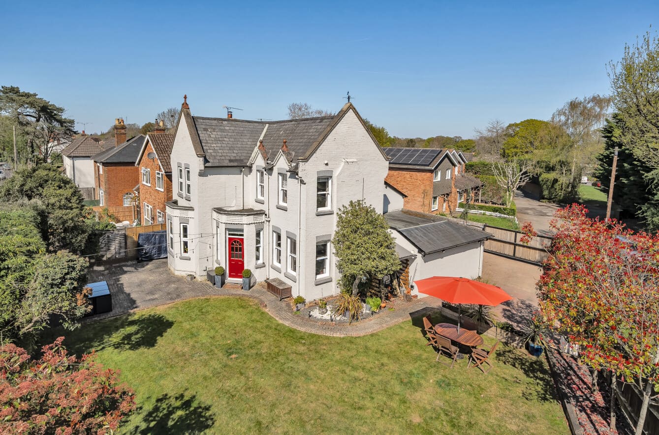 Detached House in Surrey